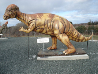 Illustration for article titled These Are The Weirdest Dinosaur Statues Ever